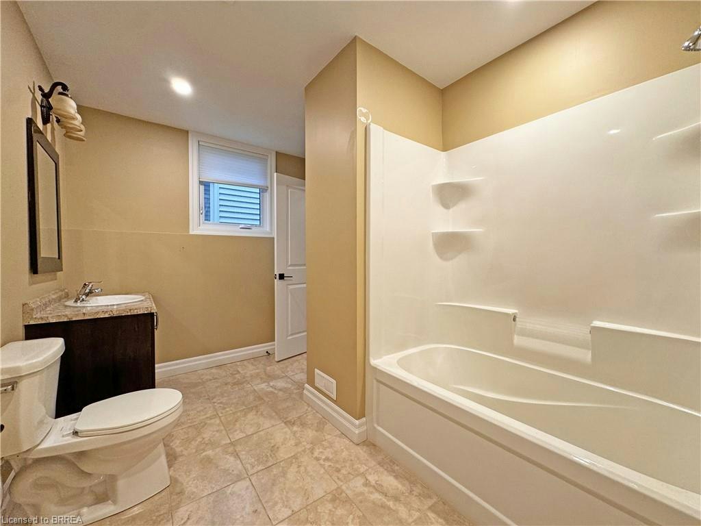 Lower-345 Marlborough Street, Brantford, ON, N3S 4T9 - 10