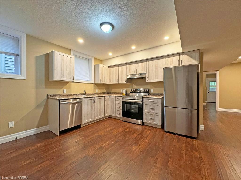 Lower-345 Marlborough Street, Brantford, ON, N3S 4T9 - 4