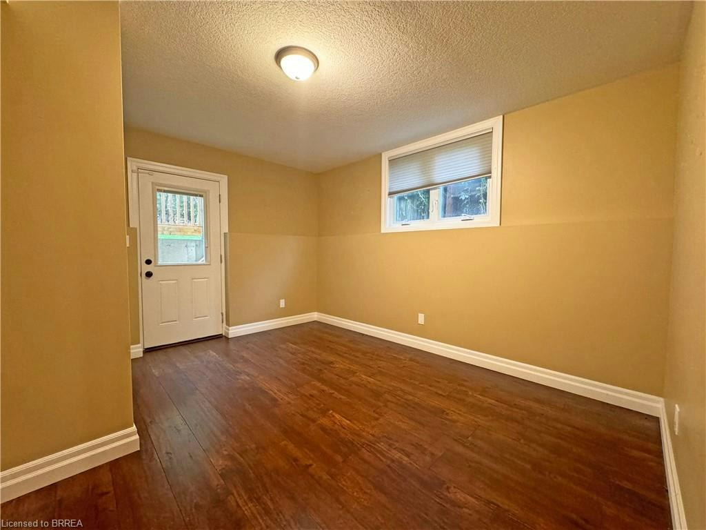 Lower-345 Marlborough Street, Brantford, ON, N3S 4T9 - 3