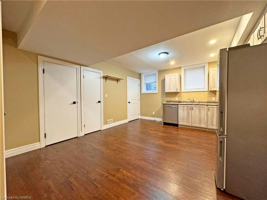 Lower-345 Marlborough Street, Brantford, ON, N3S 4T9 - 5