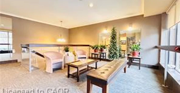 207-300 Keats Way, Waterloo, ON, N2L 6E6 - 4