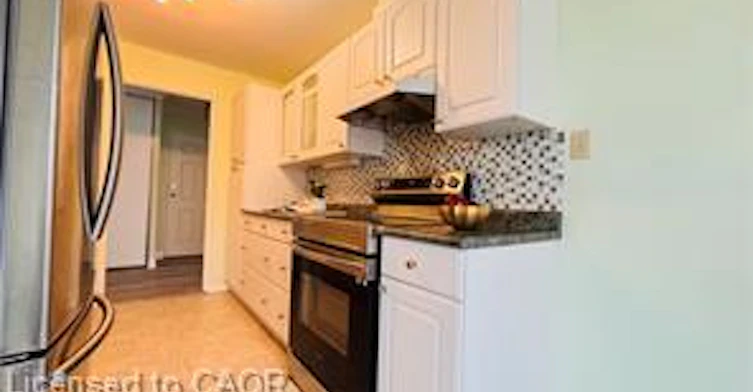 207-300 Keats Way, Waterloo, ON, N2L 6E6 - 20
