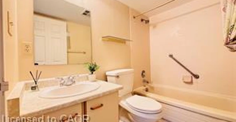 207-300 Keats Way, Waterloo, ON, N2L 6E6 - 15