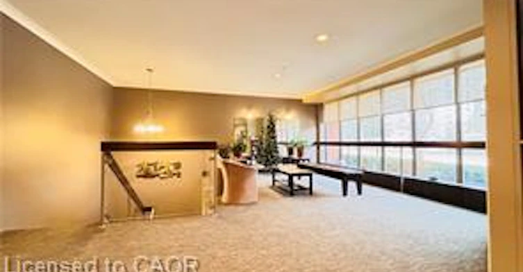 207-300 Keats Way, Waterloo, ON, N2L 6E6 - 5