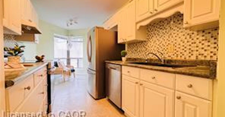 207-300 Keats Way, Waterloo, ON, N2L 6E6 - 22