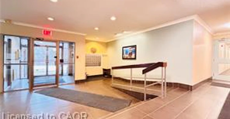 207-300 Keats Way, Waterloo, ON, N2L 6E6 - 7
