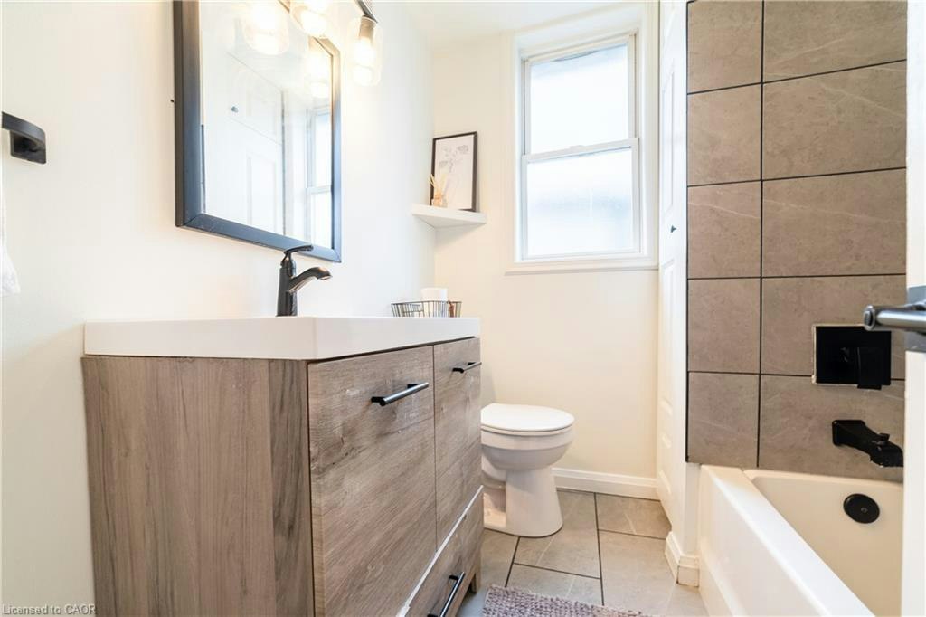 138 Cameron Avenue N, Hamilton, ON, L8H 4Z3 - 14
