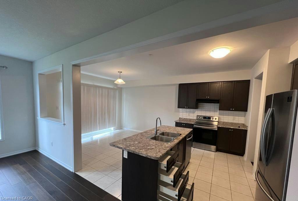 8702 Chickory Trail, Niagara Falls, ON, L2H 2Y6 - 2