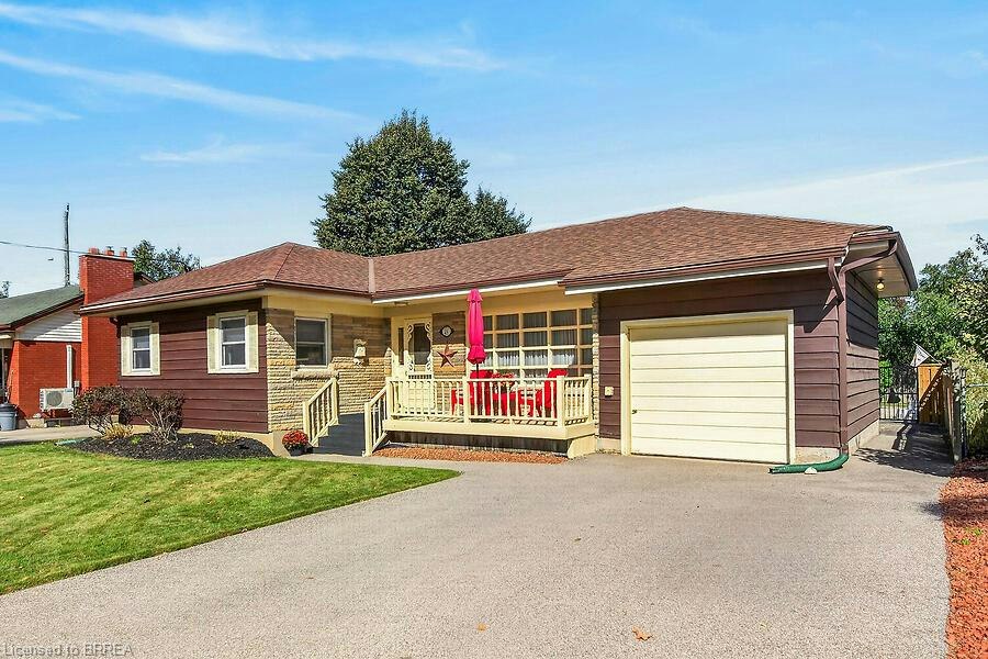 21 Carolina Drive, Brantford, ON, N3R 1X6