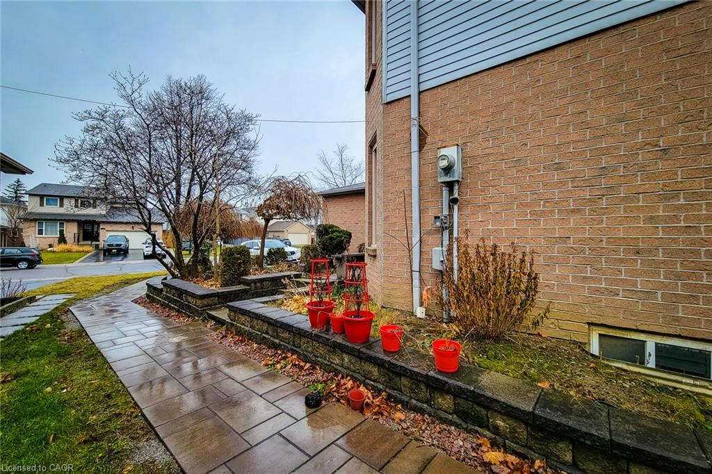2 Lower-102 Bonaparte Way, Hamilton, ON, L9B 2C9 - 14