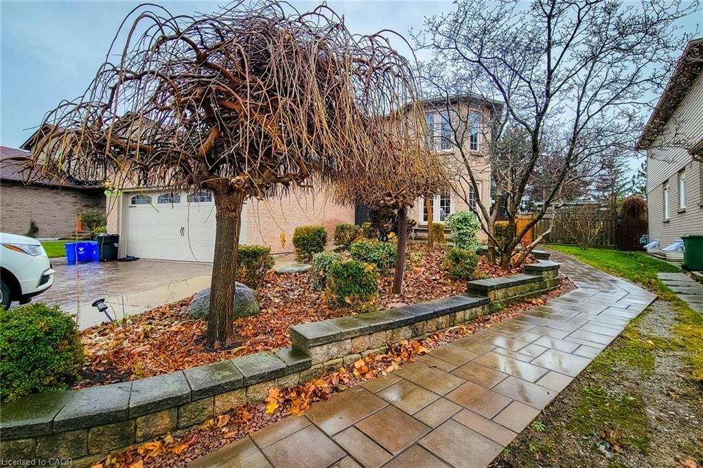 2 Lower-102 Bonaparte Way, Hamilton, ON, L9B 2C9 - 2