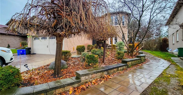 2 Lower-102 Bonaparte Way, Hamilton, ON, L9B 2C9 - 2