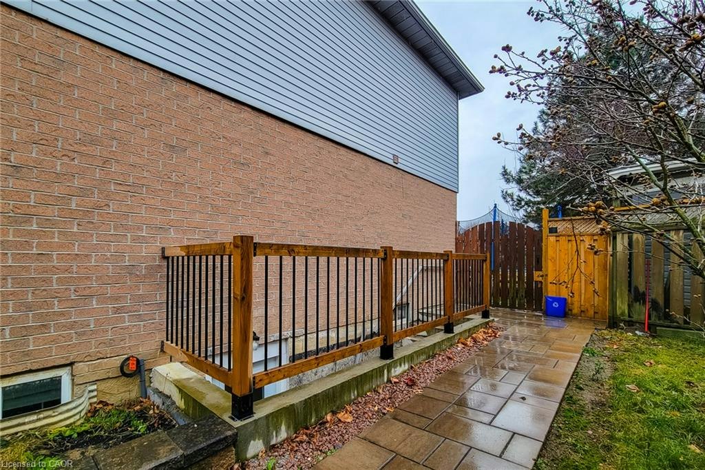 2 Lower-102 Bonaparte Way, Hamilton, ON, L9B 2C9 - 3