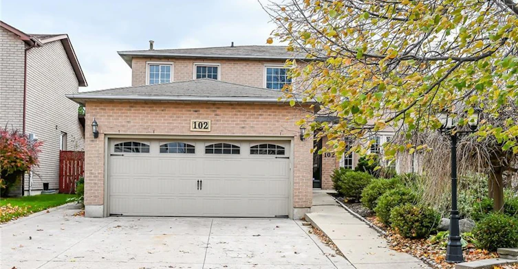 2 Lower-102 Bonaparte Way, Hamilton, ON, L9B 2C9