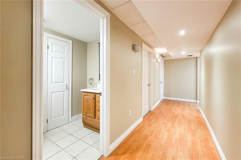 2 Lower-102 Bonaparte Way, Hamilton, ON, L9B 2C9 - 17
