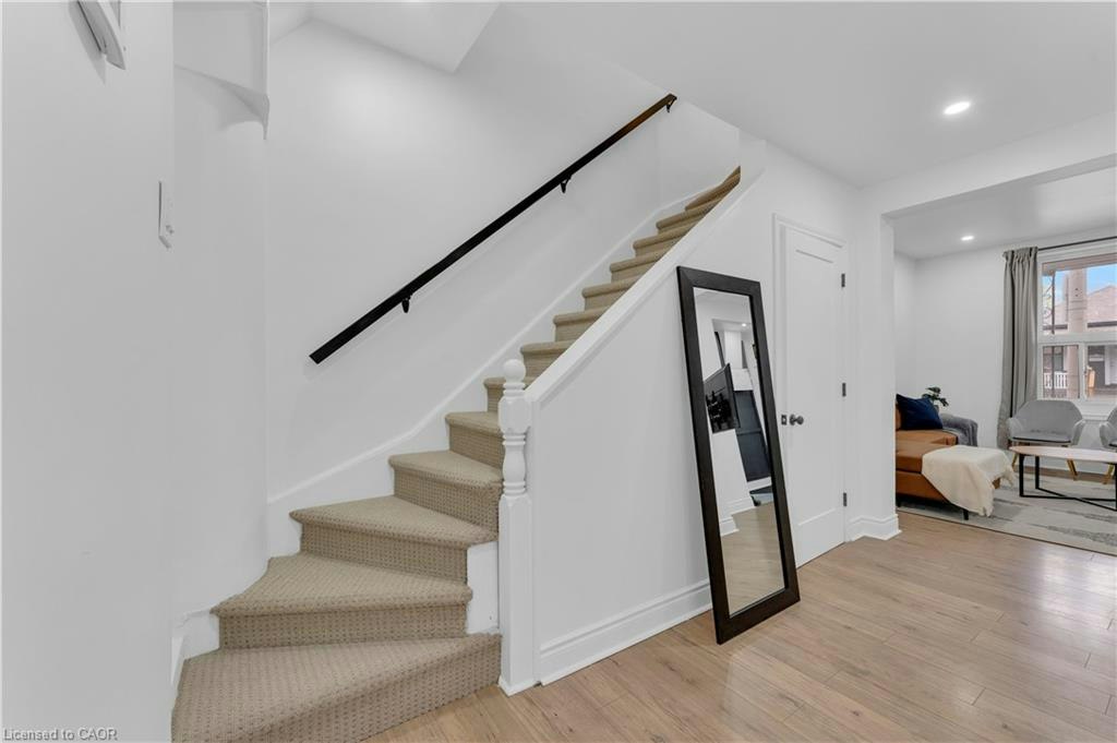 237 West Avenue N, Hamilton, ON, L8L 5C8 3