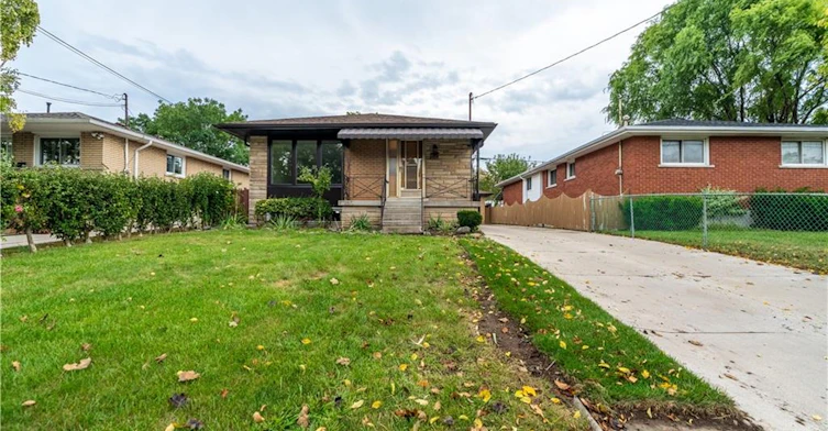 75 Purdy Crescent, Hamilton, ON, L9A 3B4