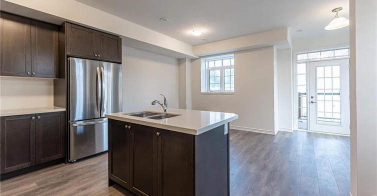 46-305 Garner Road W, Hamilton, ON, L9G 3K9 - 3