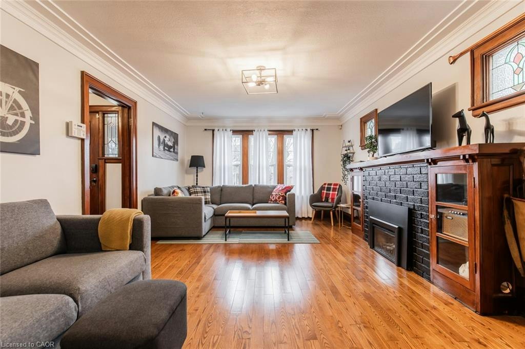 60 Lake Avenue Drive, Hamilton, ON, L8G 3N3 5