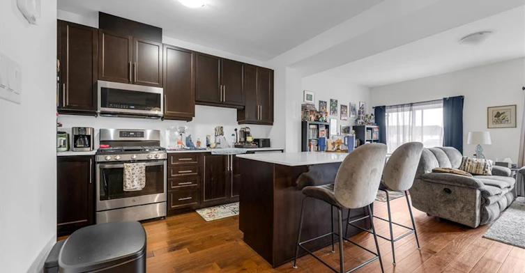 4879 Connor Drive, Lincoln, ON, L3J 0S2 - 2