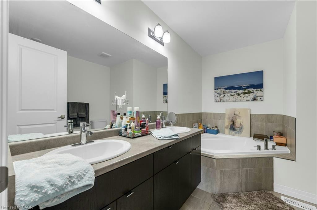 4879 Connor Drive, Lincoln, ON, L3J 0S2 - 9