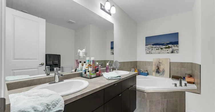 4879 Connor Drive, Lincoln, ON, L3J 0S2 - 9
