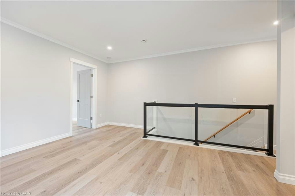 upper-345 Macnab Street N, Hamilton, ON, L8L 1K8