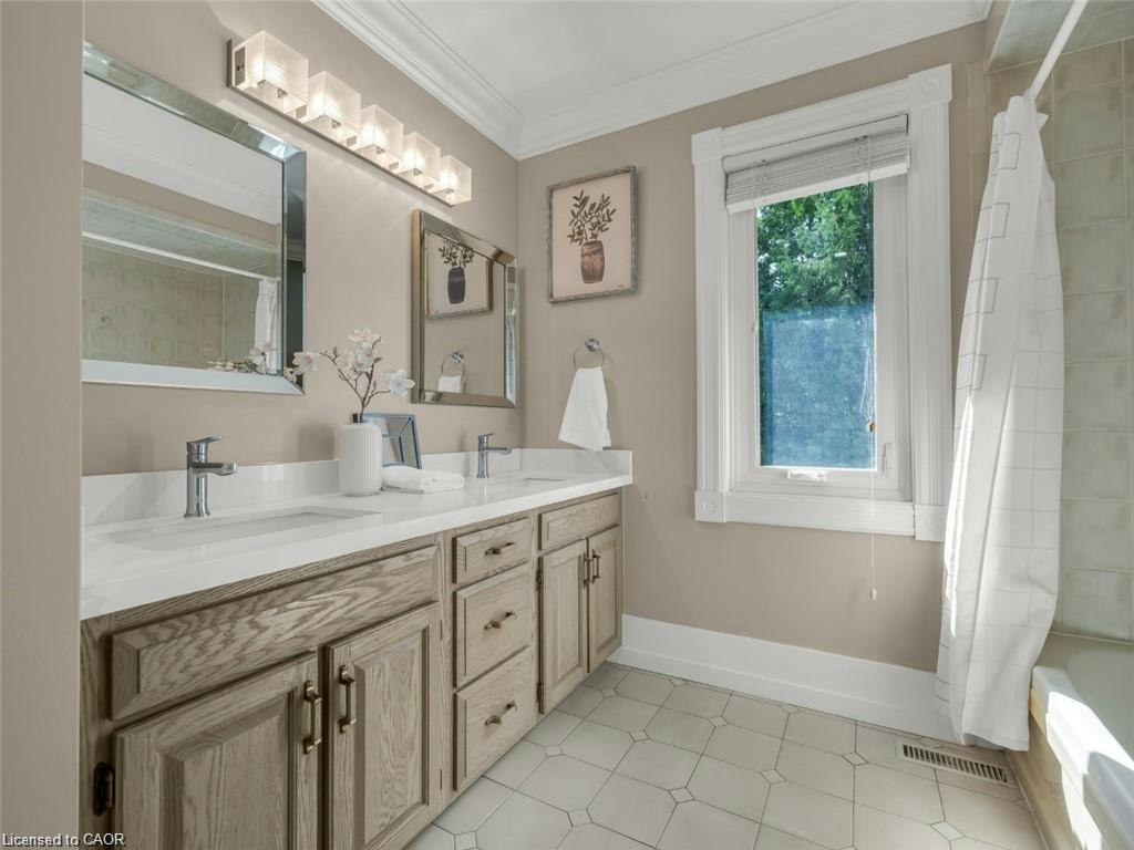 214 Lovers Lane, Hamilton, ON, L9G 1G8 - 20