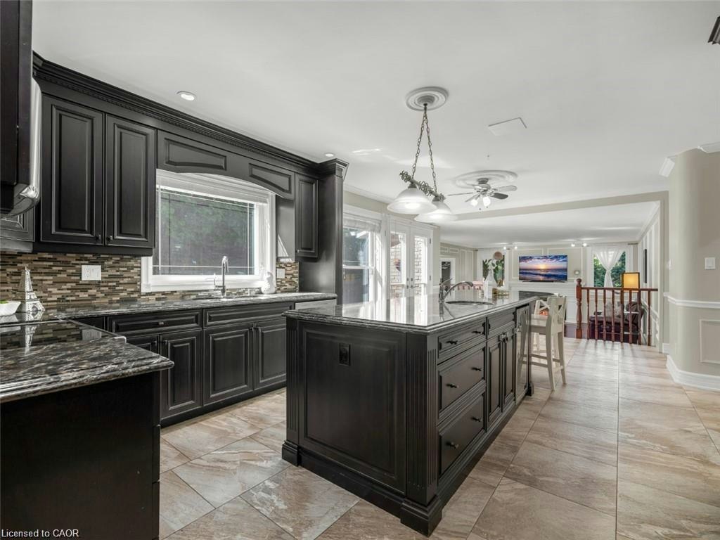 214 Lovers Lane, Hamilton, ON, L9G 1G8 - 8
