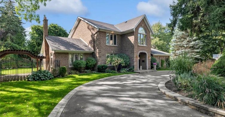 214 Lovers Lane, Hamilton, ON, L9G 1G8 - 2