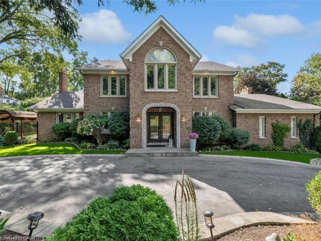 214 Lovers Lane, Hamilton, ON, L9G 1G8