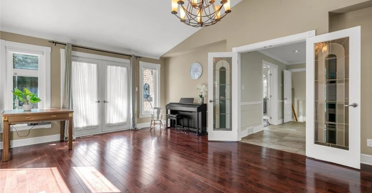 214 Lovers Lane, Hamilton, ON, L9G 1G8 - 10
