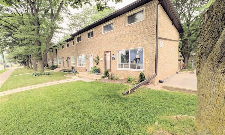 1-22 Riverdale Drive