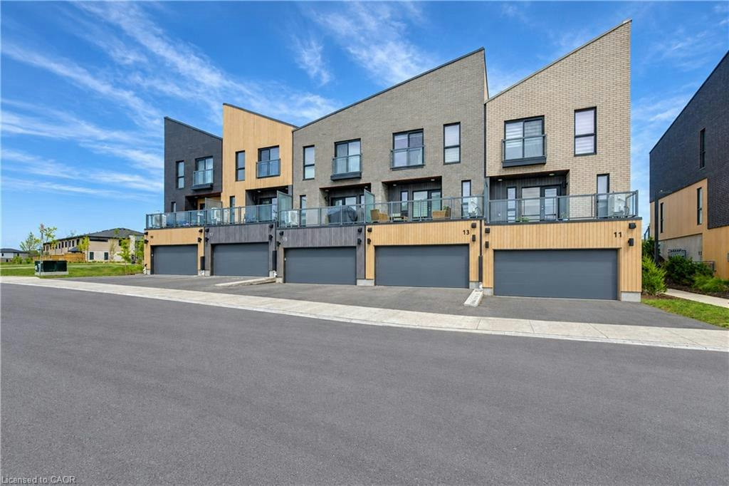 15 Benninger Drive, Kitchener, ON, N2E 0J4