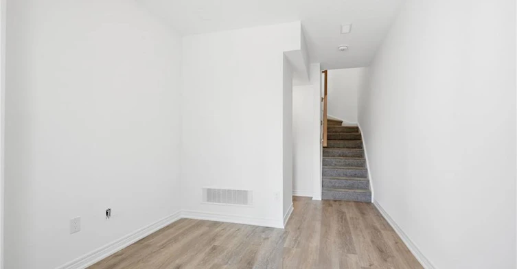 119-19 Roxanne Drive, Hamilton, ON, L8H 0B6 - 4
