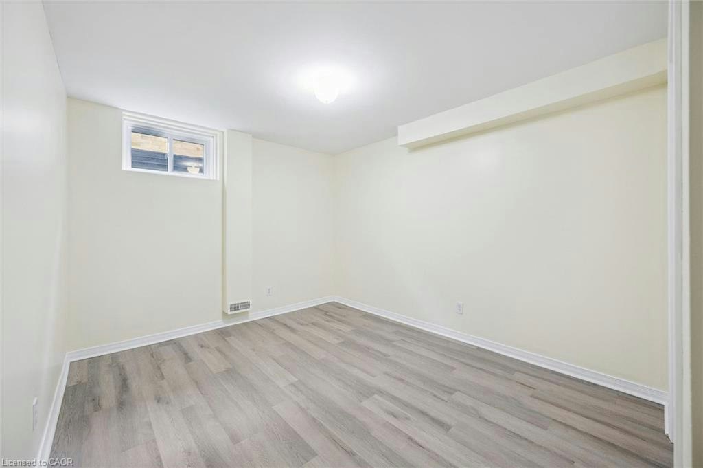 Lower-233 Dearborn Boulevard, Waterloo, ON, N2J 4Y5 - 13