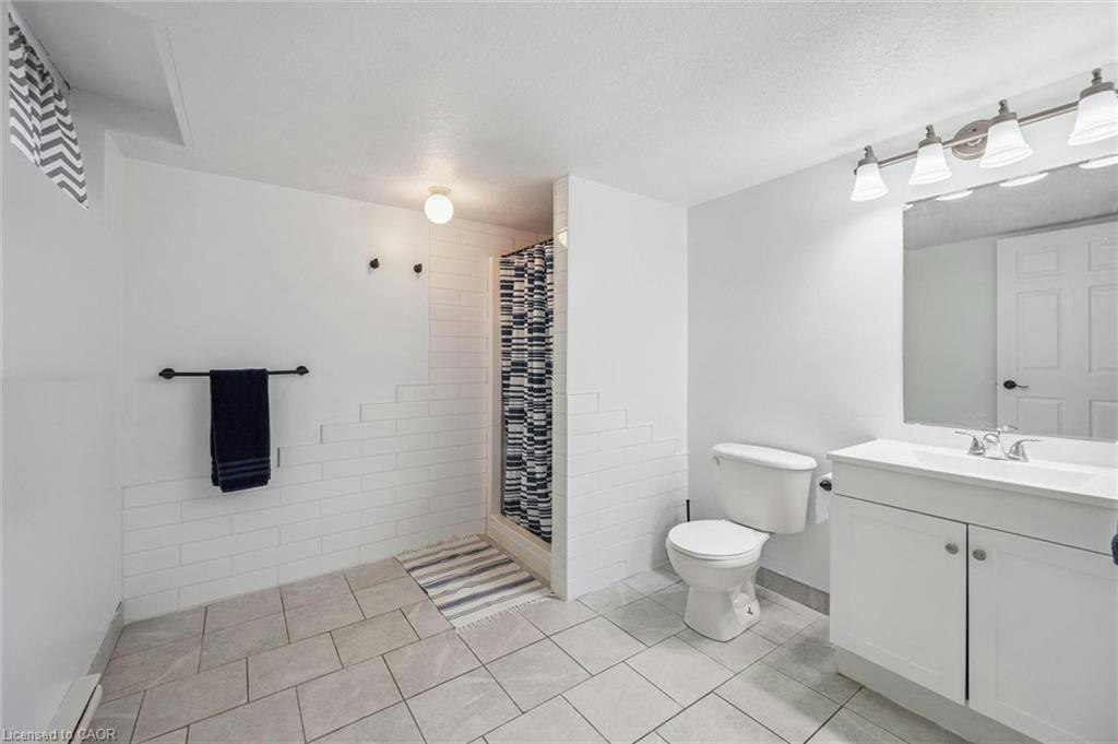 Lower-233 Dearborn Boulevard, Waterloo, ON, N2J 4Y5 - 11