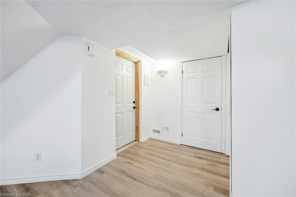 Lower-233 Dearborn Boulevard, Waterloo, ON, N2J 4Y5 - 6