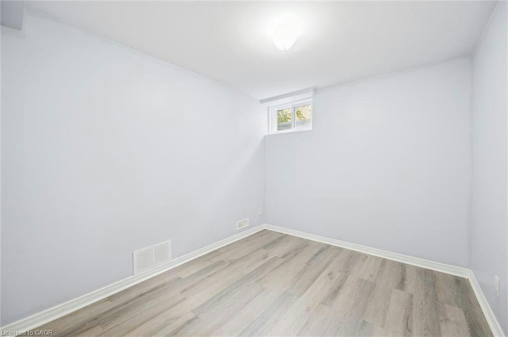 Lower-233 Dearborn Boulevard, Waterloo, ON, N2J 4Y5 - 12