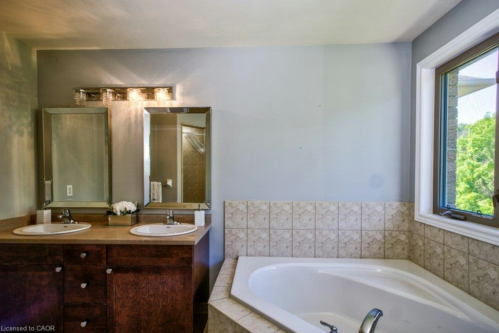 104 Diiorio Circle, Hamilton, ON, L9K 1T2 - 21