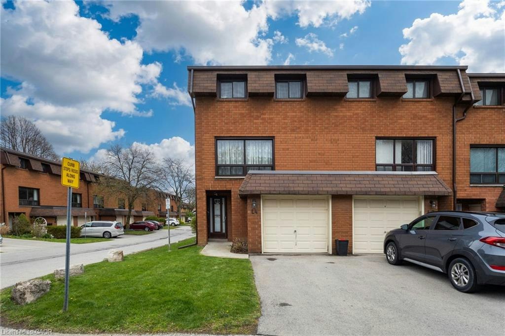 L4-444 Stone Church Road W, Hamilton, ON, L9B 1R1