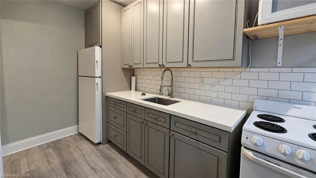4-229 Hess Street S, Hamilton, ON, L8P 3P3 4