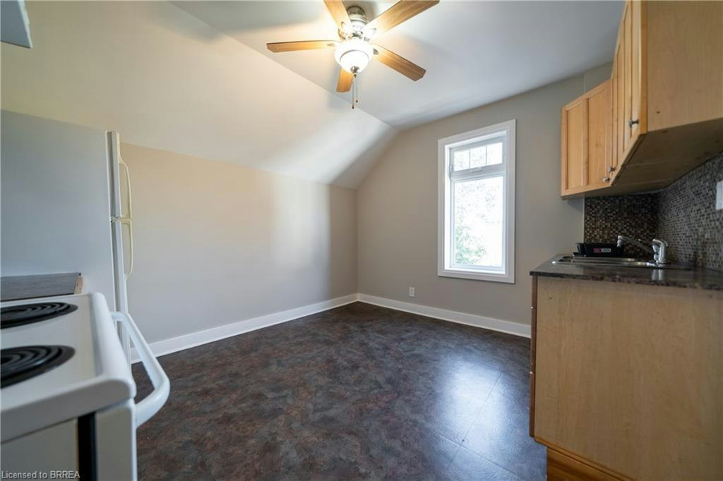 A-76 Richmond Street, Brantford, ON, N3T 3Y5 - 9