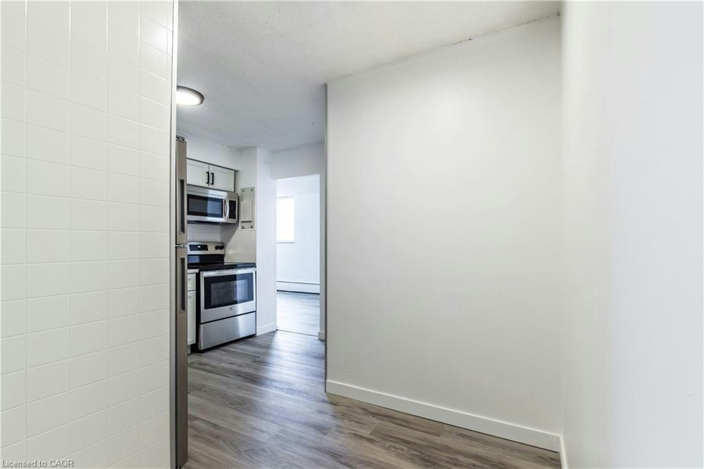 908-975 Warwick Court, Burlington, ON, L7T 3Z7 4