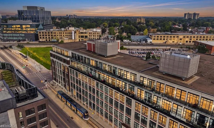 408-410 King Street W