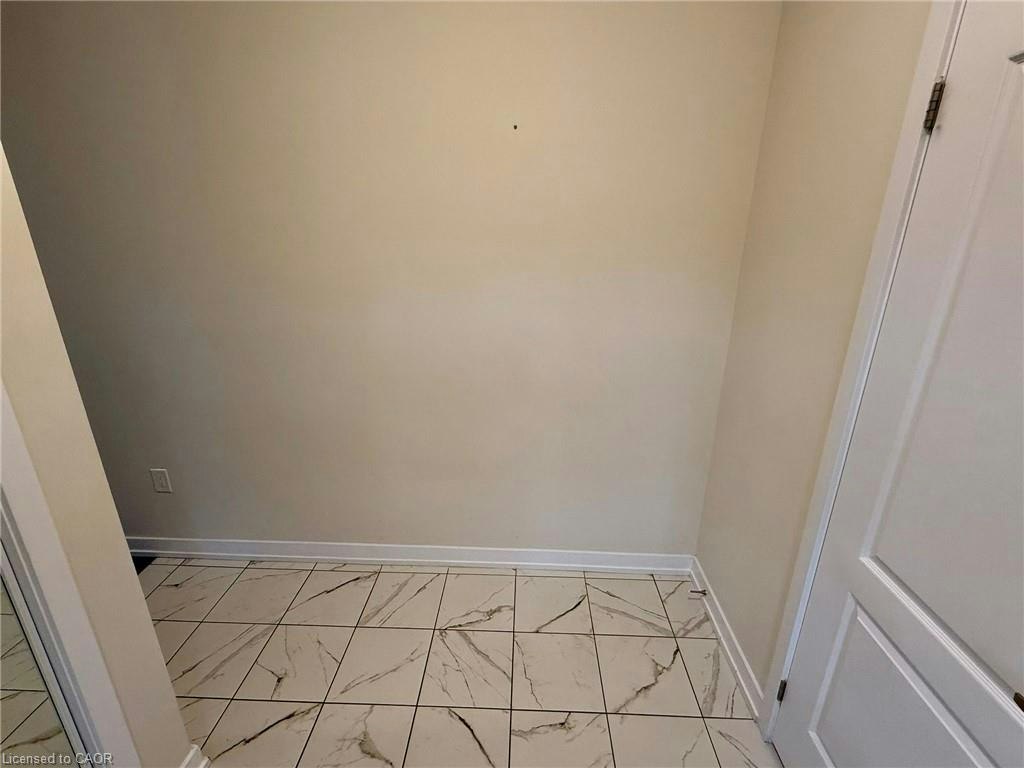 24 Owl Lane, Cayuga, ON, N3W 0G5 2