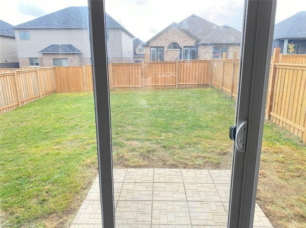 21 Vic Chambers Place, Brant, ON, N3L 0E6 - 20