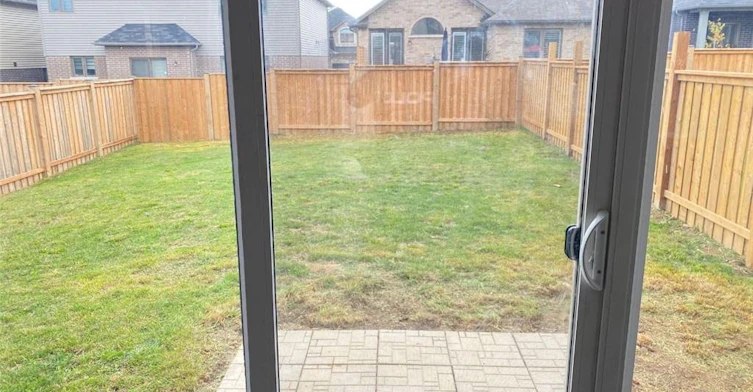 21 Vic Chambers Place, Brant, ON, N3L 0E6 - 20