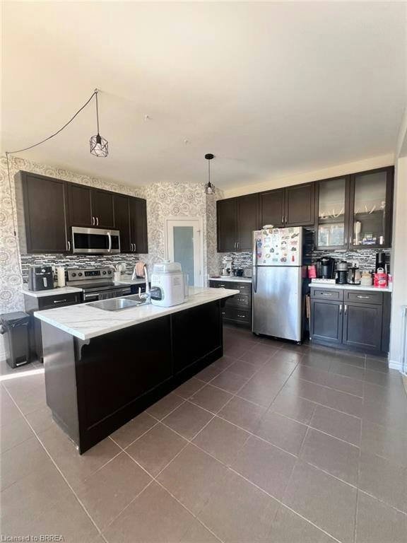 21 Vic Chambers Place, Brant, ON, N3L 0E6 - 7