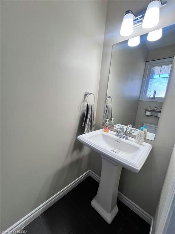 21 Vic Chambers Place, Brant, ON, N3L 0E6 - 4